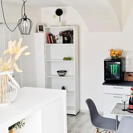 Apartment Kalvaria Vendeghaz, Kozvetlenul A Varfal Mellett. Pecs