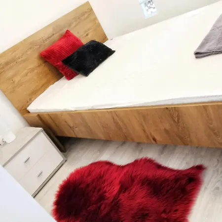 Kalvaria Vendeghaz, Kozvetlenul A Varfal Mellett.